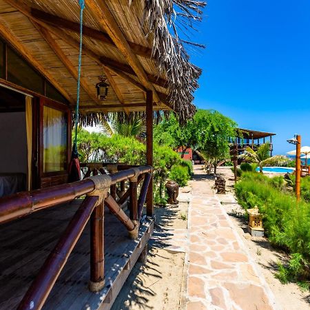 Balihai Bungalows Canoas de Punta Sal Luaran gambar