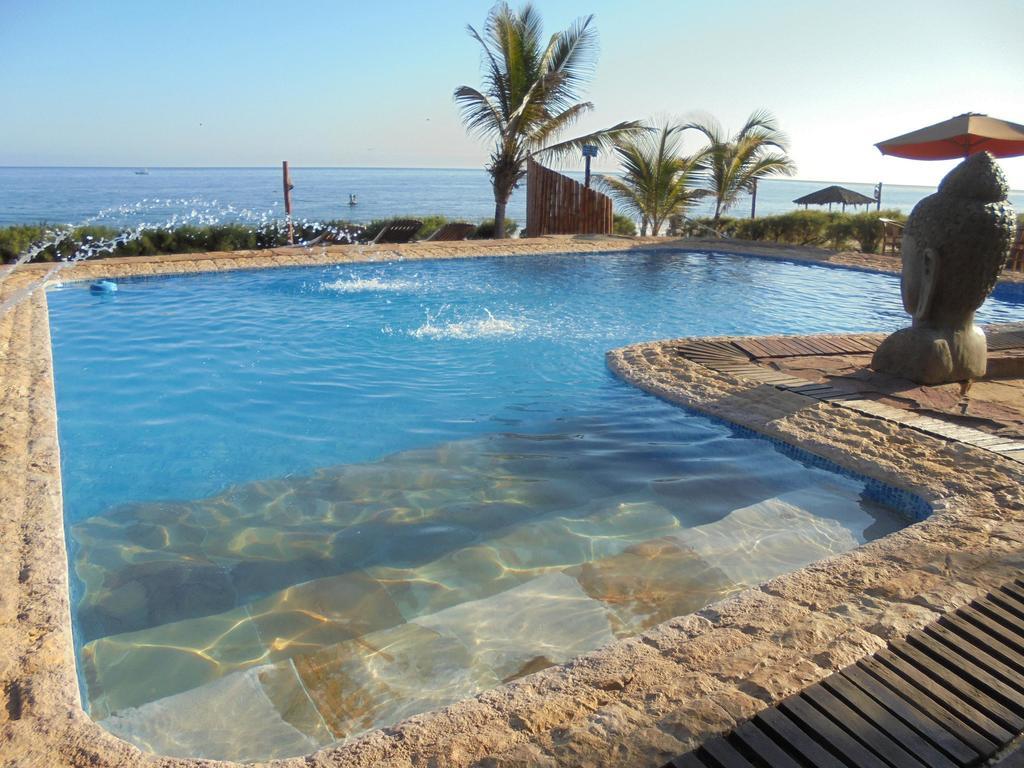 Balihai Bungalows Canoas de Punta Sal Luaran gambar