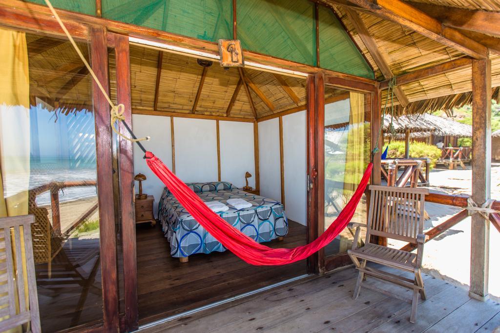 Balihai Bungalows Canoas de Punta Sal Luaran gambar