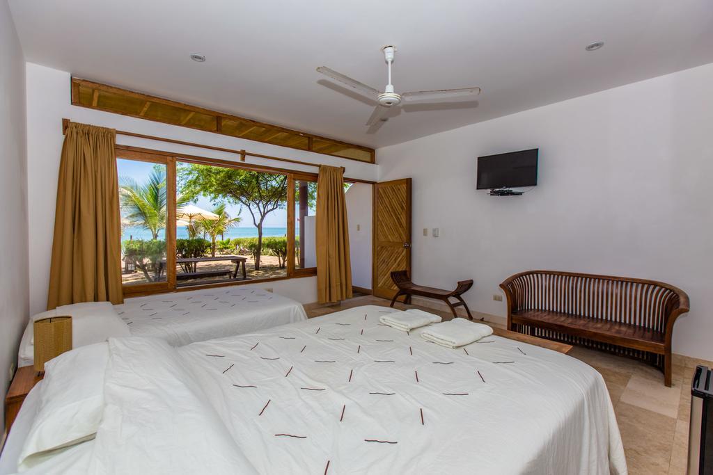 Balihai Bungalows Canoas de Punta Sal Luaran gambar