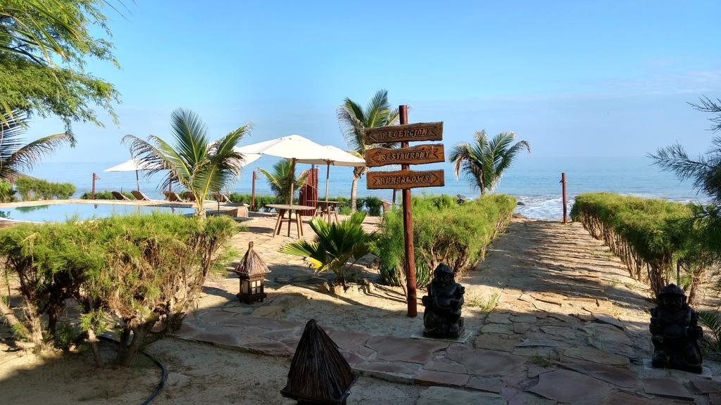 Balihai Bungalows Canoas de Punta Sal Luaran gambar