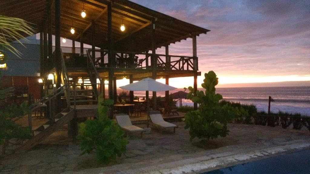 Balihai Bungalows Canoas de Punta Sal Luaran gambar