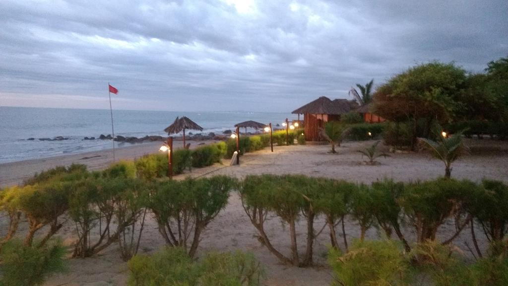 Balihai Bungalows Canoas de Punta Sal Luaran gambar