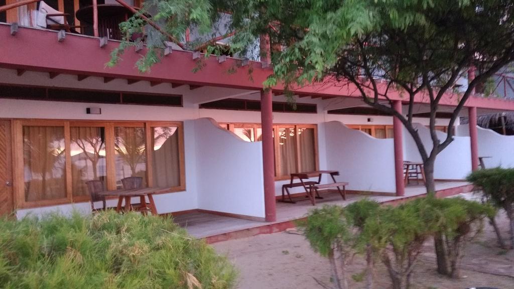 Balihai Bungalows Canoas de Punta Sal Luaran gambar