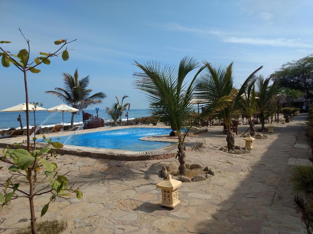 Balihai Bungalows Canoas de Punta Sal Luaran gambar