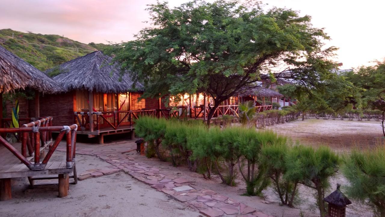 Balihai Bungalows Canoas de Punta Sal Luaran gambar