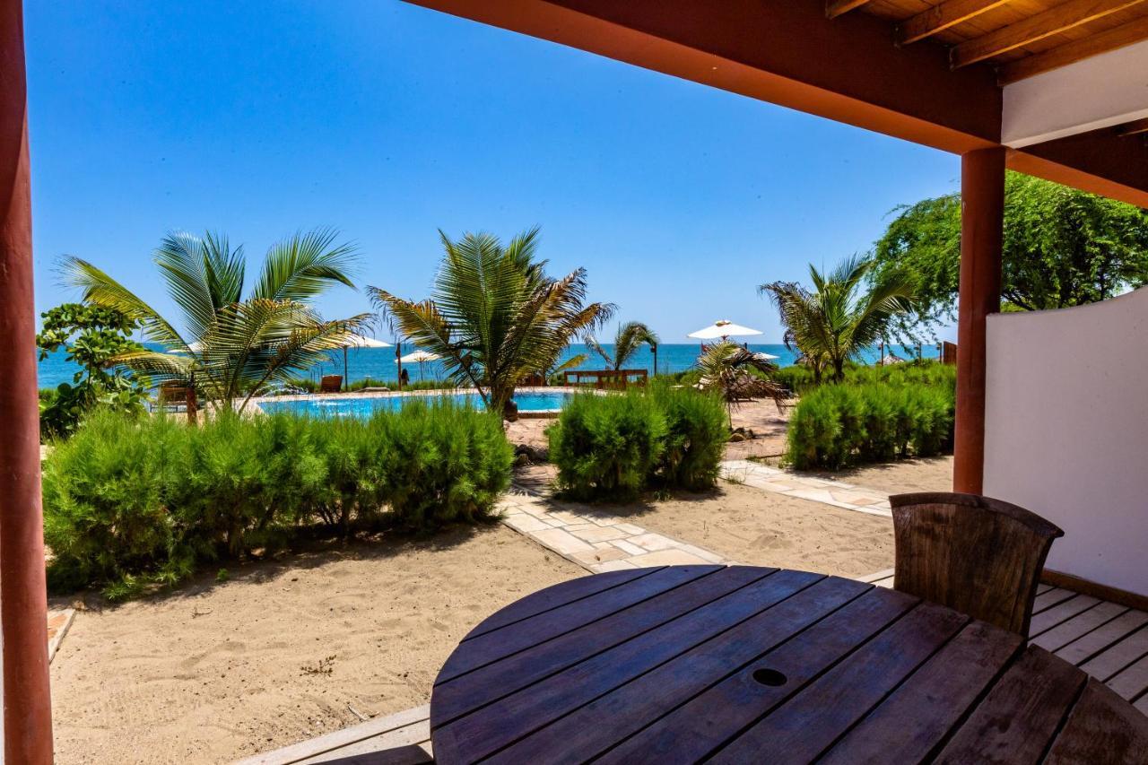 Balihai Bungalows Canoas de Punta Sal Luaran gambar