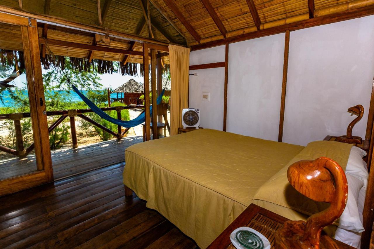 Balihai Bungalows Canoas de Punta Sal Luaran gambar