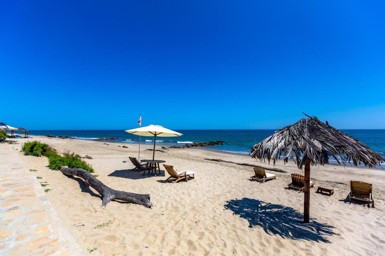 Balihai Bungalows Canoas de Punta Sal Luaran gambar