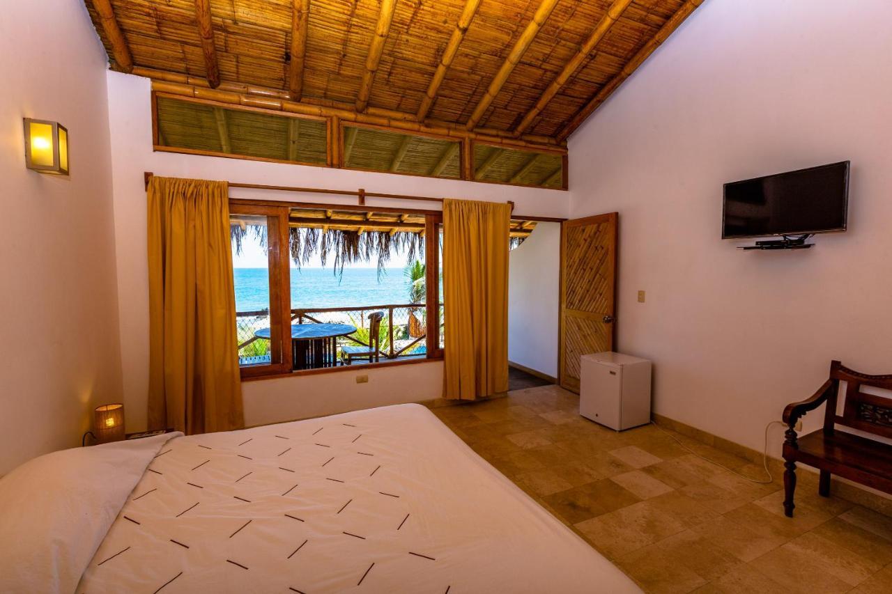 Balihai Bungalows Canoas de Punta Sal Luaran gambar