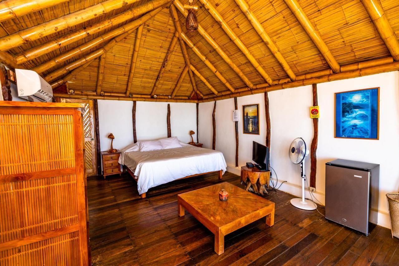 Balihai Bungalows Canoas de Punta Sal Luaran gambar